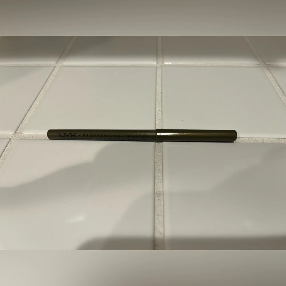 NYX profesional Makeup eye‎ liner